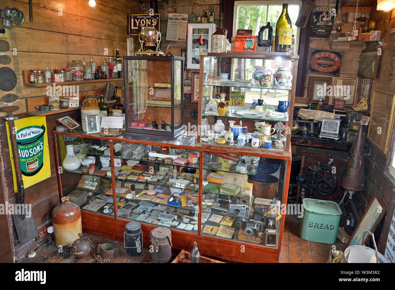 Historic health remedies and other items in a small shed/museum at Toddington Railway Station. Gloucestershire Warwickshire Railway. Heritage railway. Stock Photo