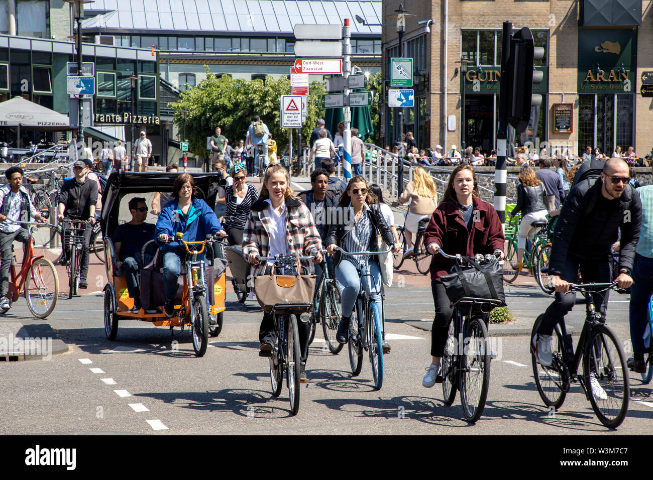 Amsterdam, Niederland, Innenstadt, Radfahrer , Fahrrad weg, Fahrradstrasse, Stock Photo