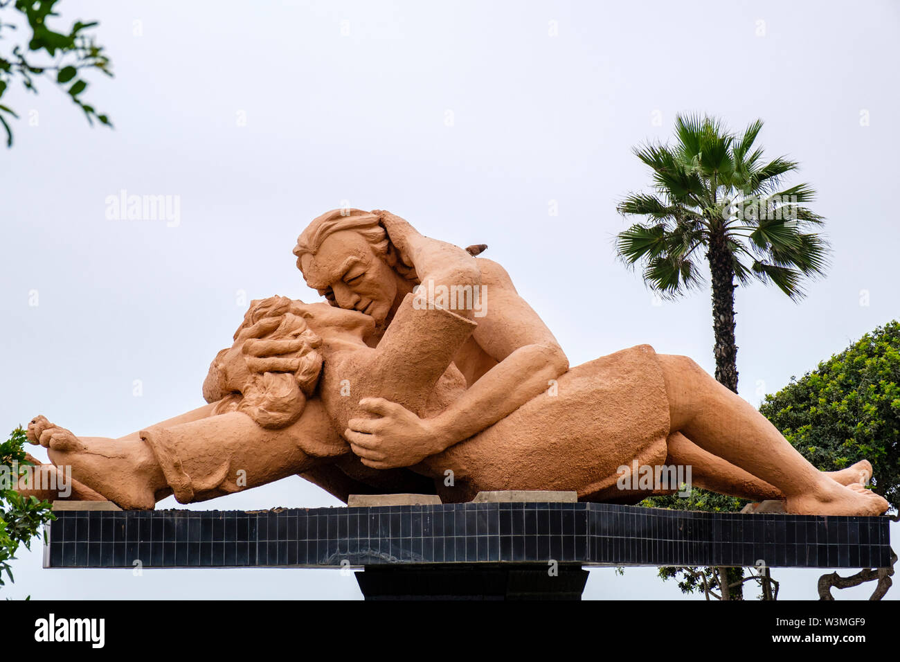 El Beso (The Kiss), Victor Delfin sculpture at Parque del Amor (Love Park), city park in the District of Miraflores, Lima, Peru Stock Photo