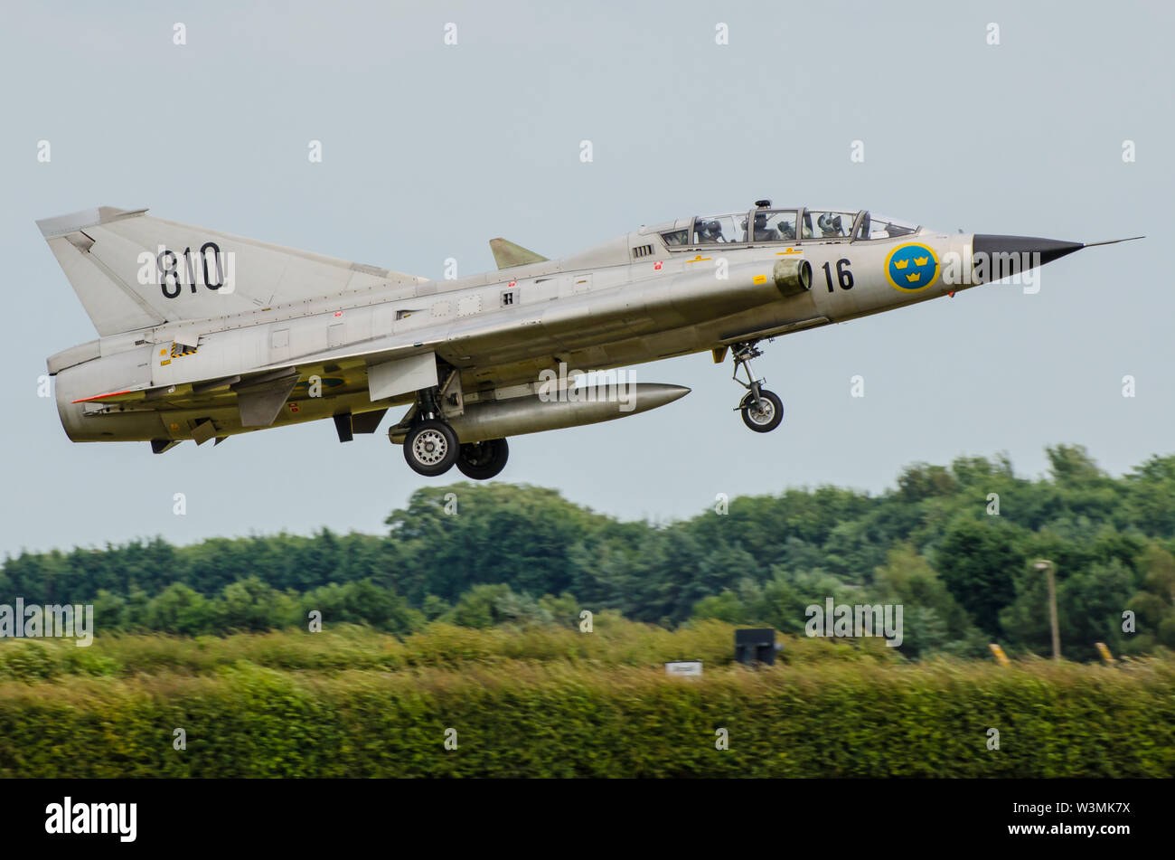 British fighter jet 1950s hi-res stock photography and images - Alamy