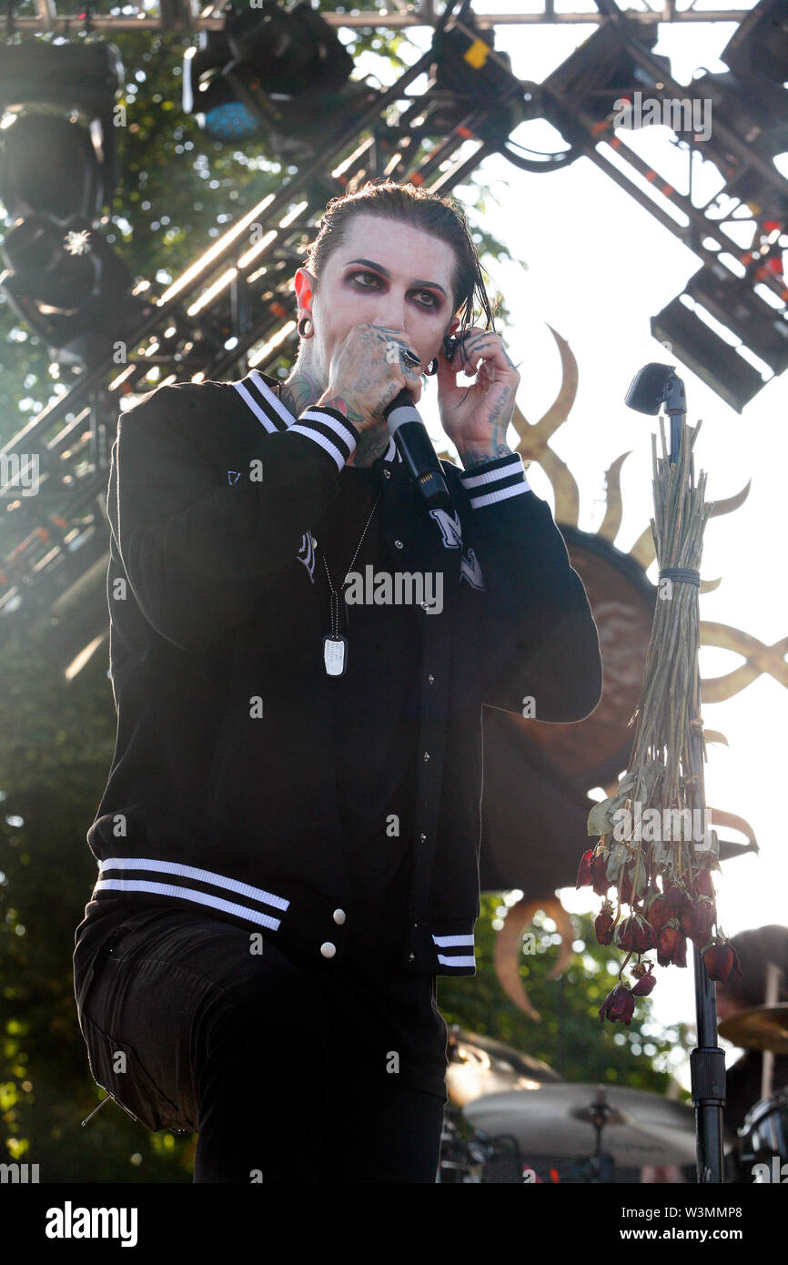 Featured image of post Motionless In White Lead Singer Learn about motionless in white
