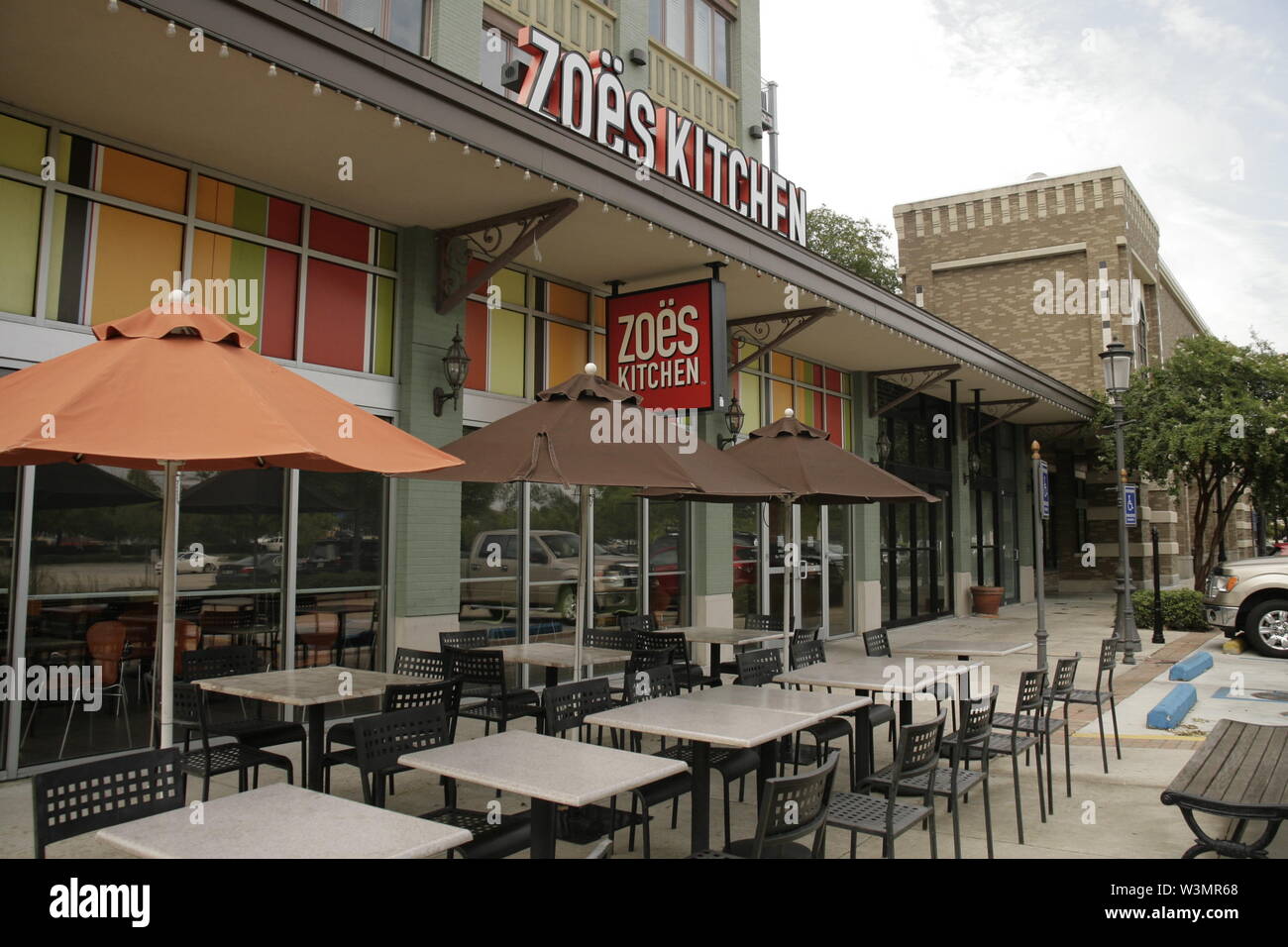 Zoes Kitchen Located At Perkins Rowe In Baton Rouge La W3MR68 