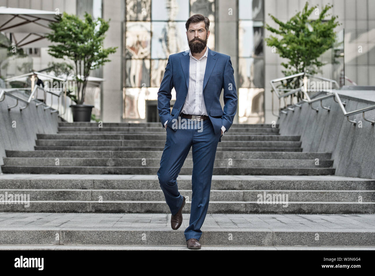 Men's Suit & Blazer Specialist