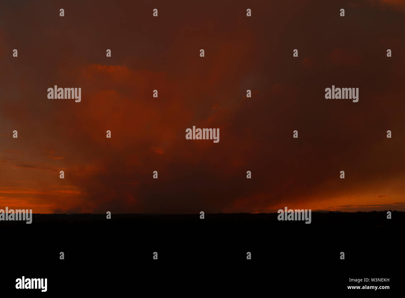 Smoke Of A Large Bush Fire In The Blue Mountains Stock Photo Alamy Smoke Of A Large Bush Fire In The Blue Mountains Stock Photo Alamy