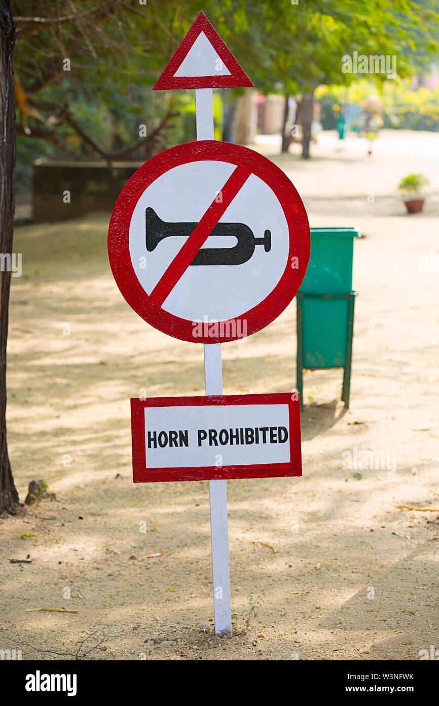 No honking sign hires stock photography and images Alamy