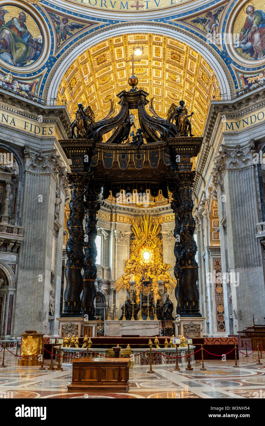 Altar in St. Peter's Basilica in Vatican City Stock Photo