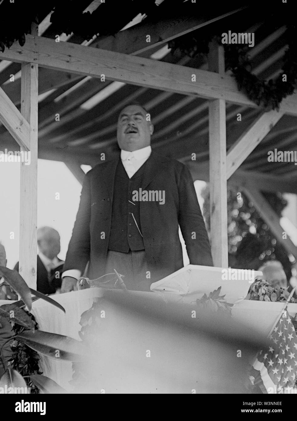 Col Robert E Lee Jr speaks at dedication of the Confederate memorial