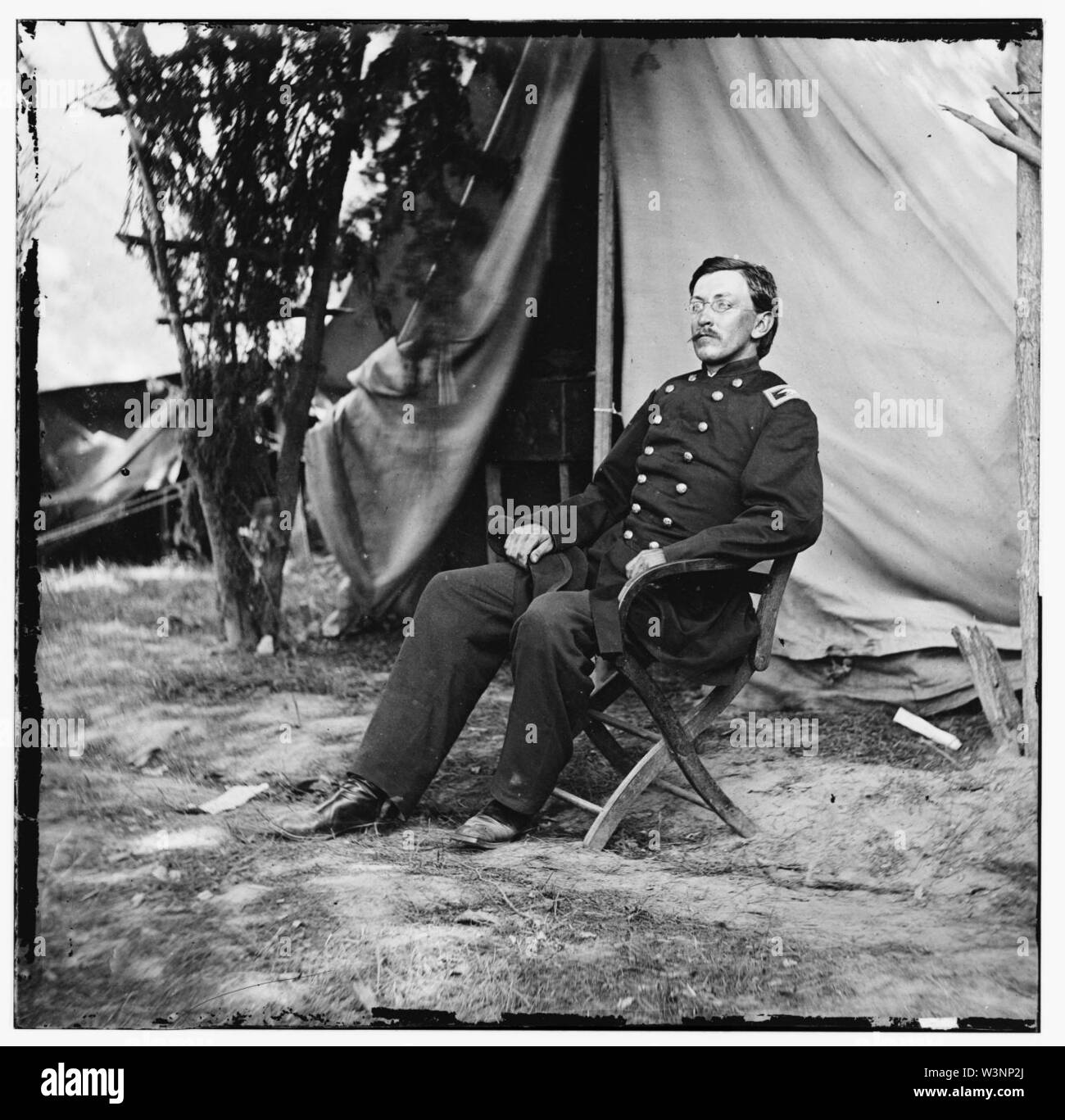 Col. George H. Chapman (3rd Indiana Cavalry) at his headquarters. Army of the Potomac Stock Photo