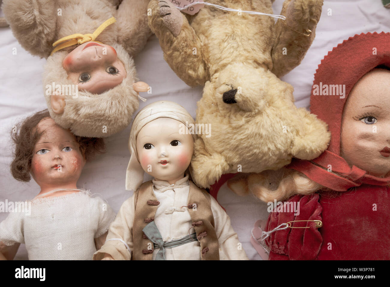 Collectible childrens dolls hi-res stock photography and images - Alamy
