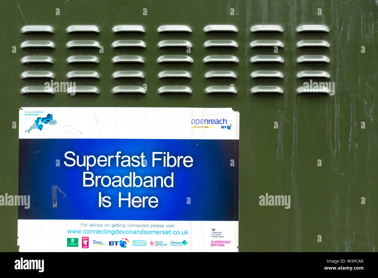 Superfast Fibre Broadband Is Here sign, BT openreach advertising signage, Bath, Somerset, UK Stock Photo