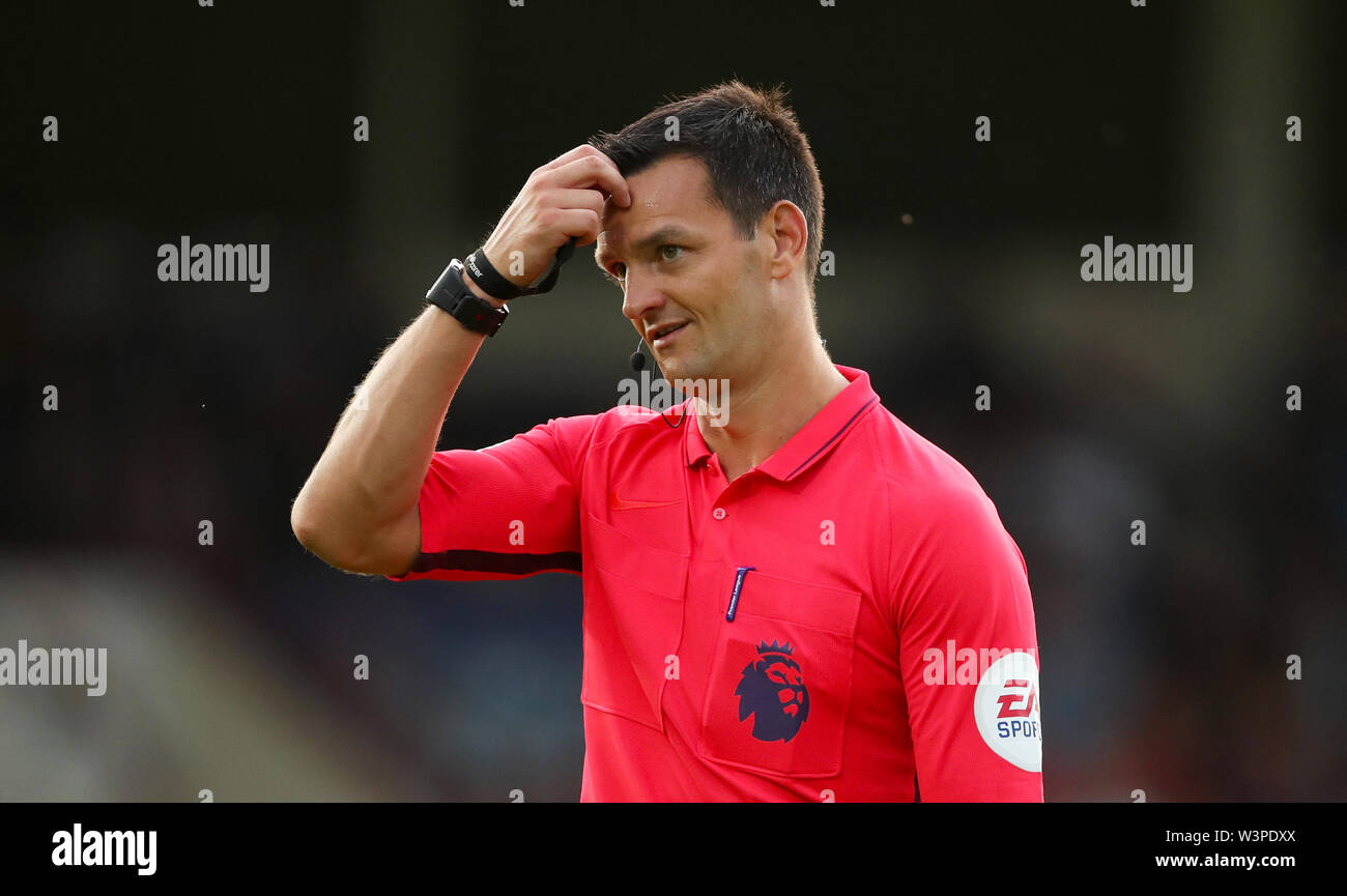 Referee Andrew Madley Stock Photo Alamy