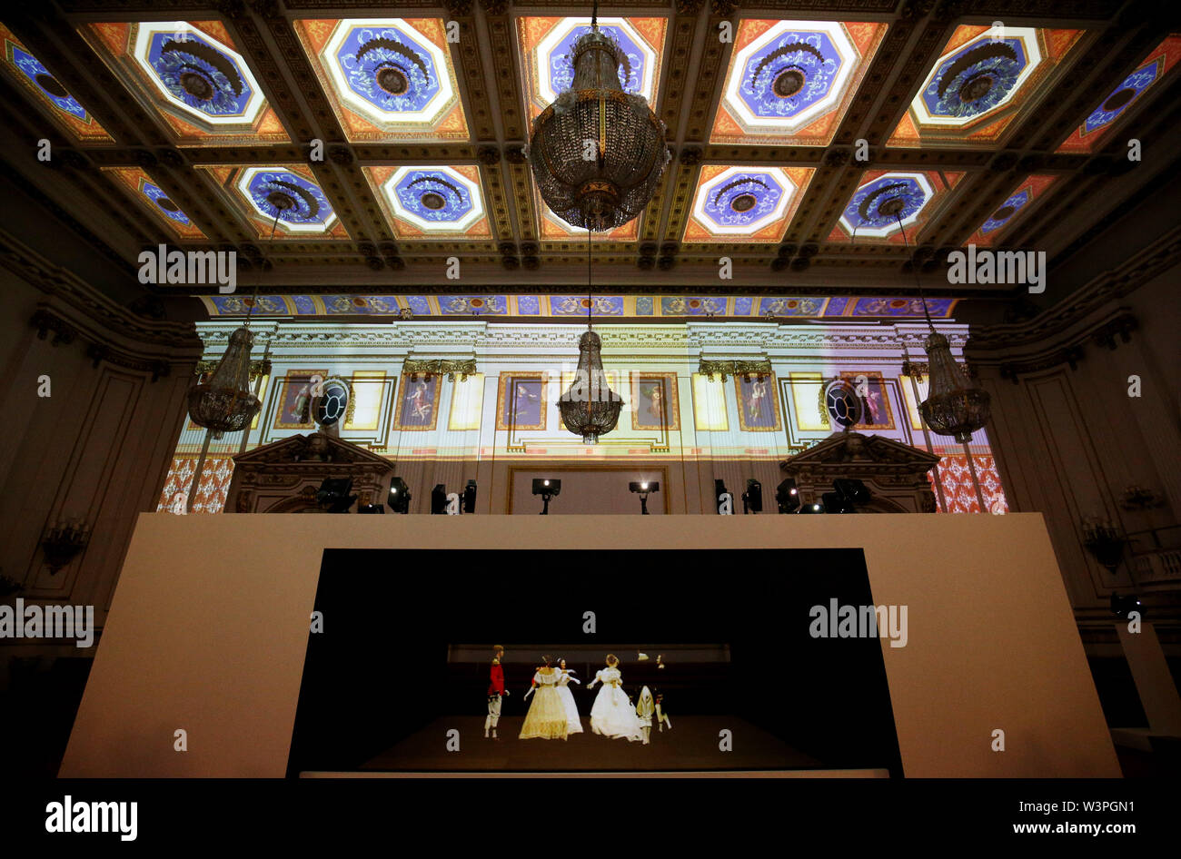 Pepper’s ghost illusion hires stock photography and images Alamy