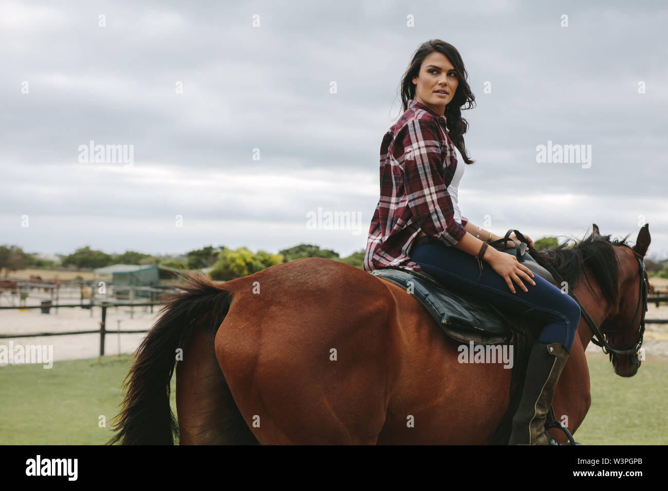 Equestrian woman hi-res stock photography and images - Alamy