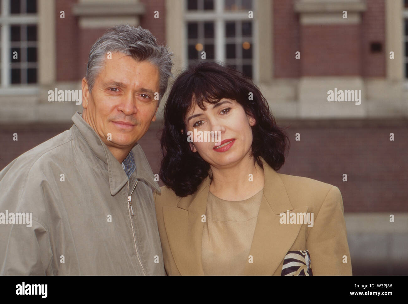 Mensch Pia Fernsehserie Deutschland 1996 Darsteller Henry Hubchen Brigitte Karner Stock Photo Alamy