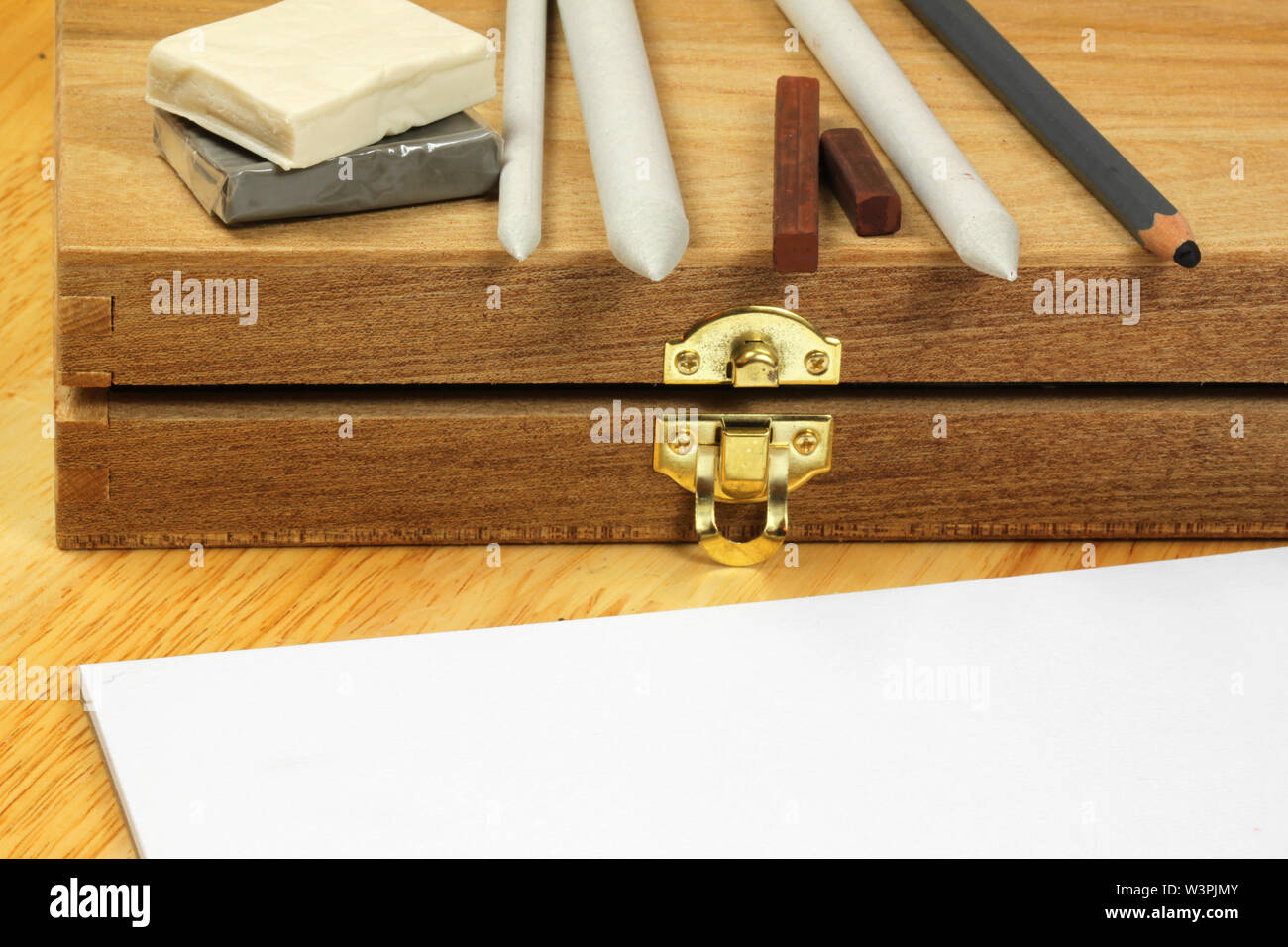 Charcoal pencil hires stock photography and images Alamy