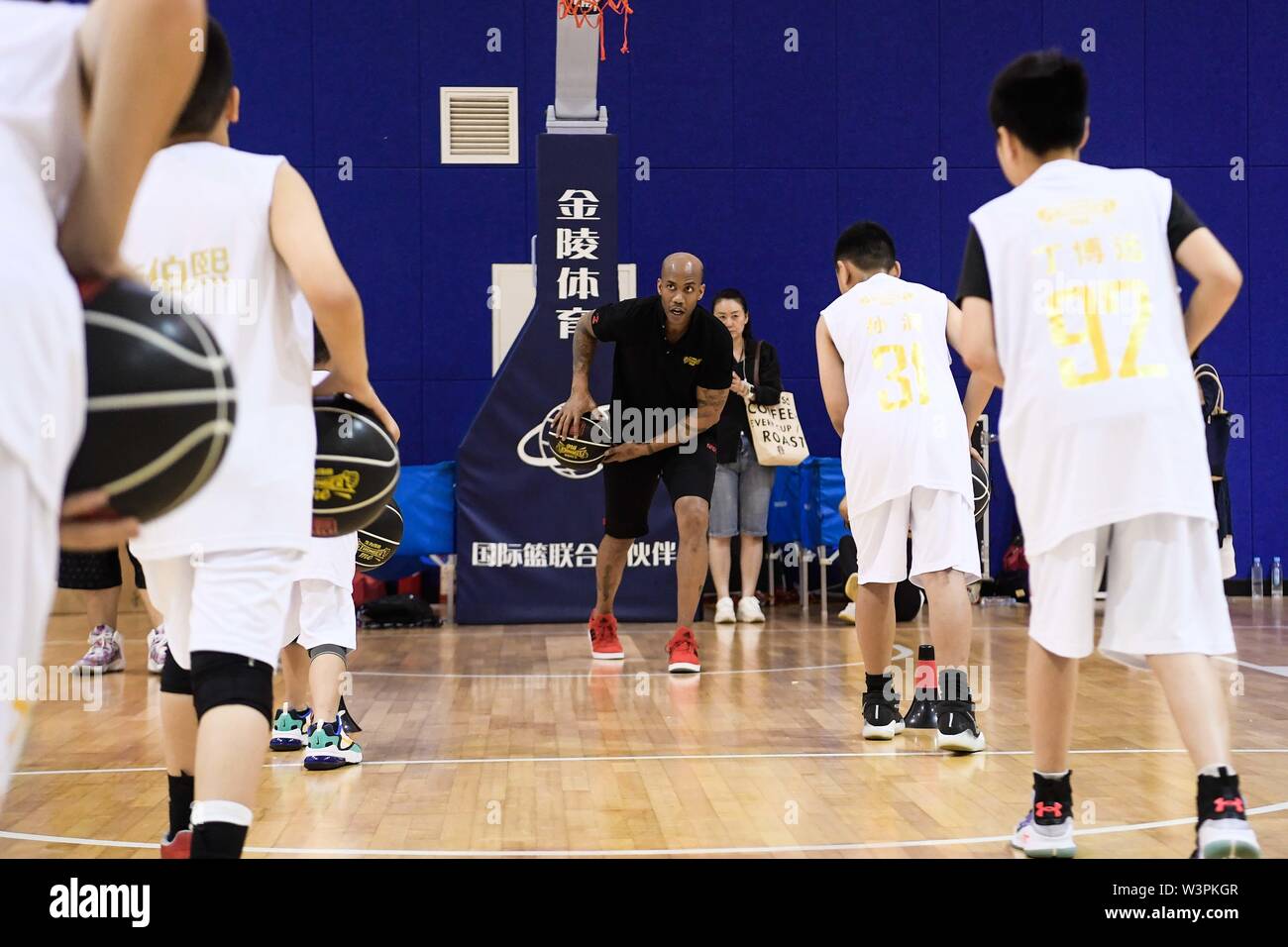Stephon Marbury, the black man, American basketball player, coaches Chinese  young basketball players as Stronger Me Basketball Training Camp, which was  founded by Marbury, opens in Beijing, China, 16 July 2019 Stock