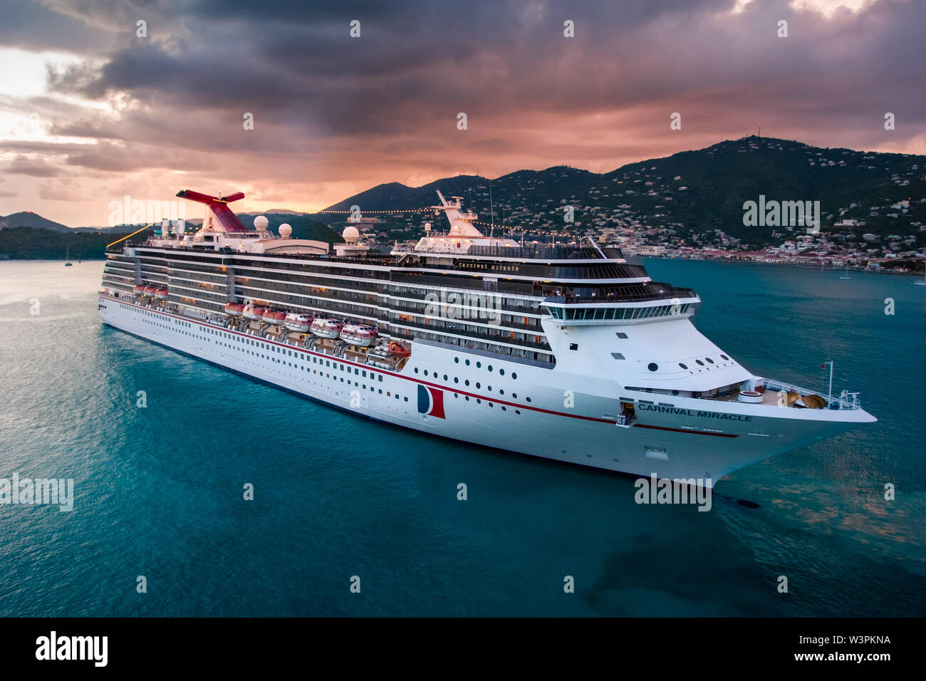 Carnival Cruise Ship Sailing High Resolution Stock Photography And Images Alamy