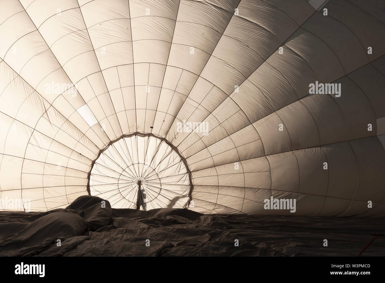 Hot air balloon challenge hires stock photography and images Alamy