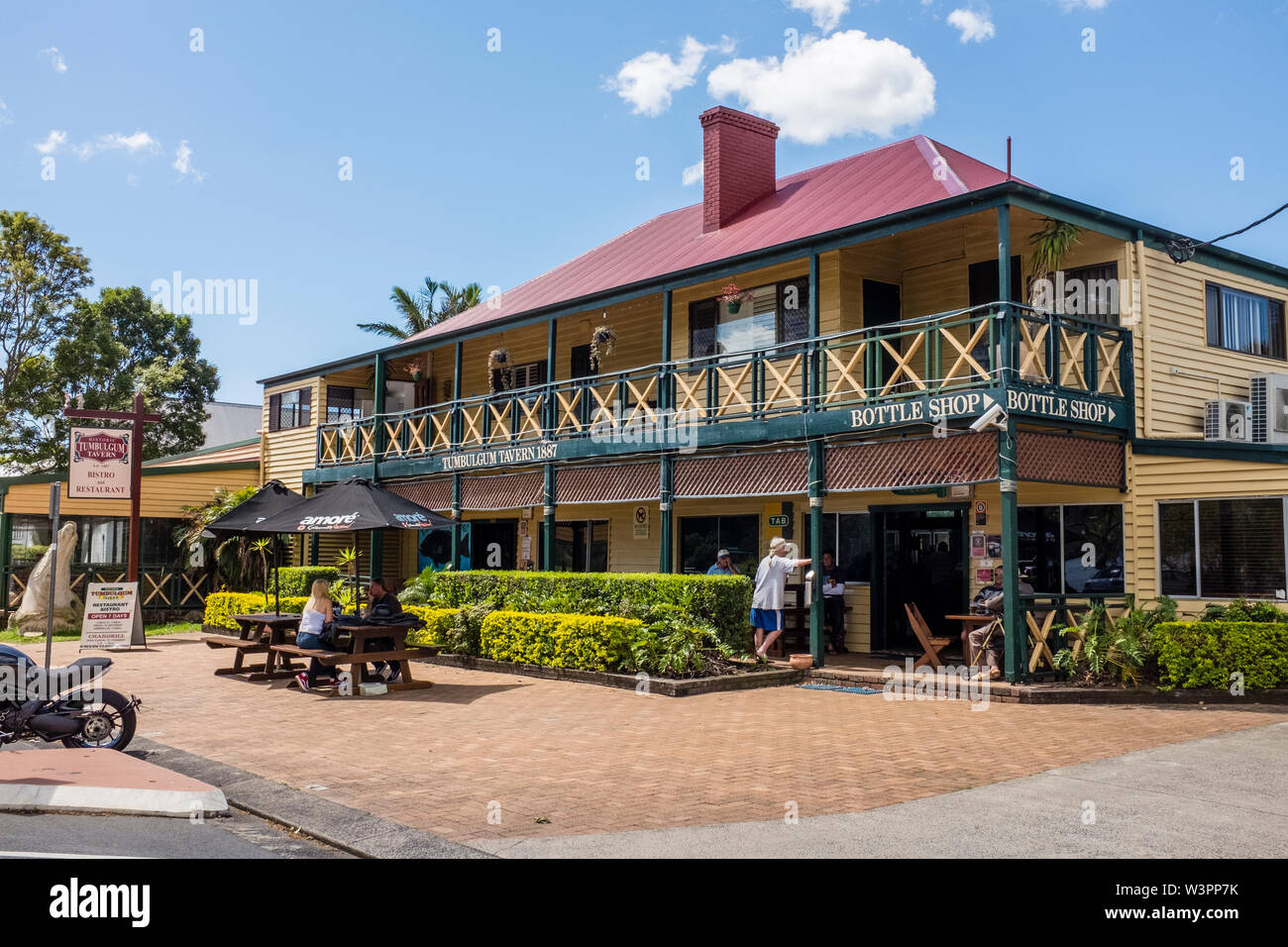 The historic pub Tumbulgum Tavern in Tumbulgum, near Tweed Heads, in northern North South Wales, Australia Stock Photo