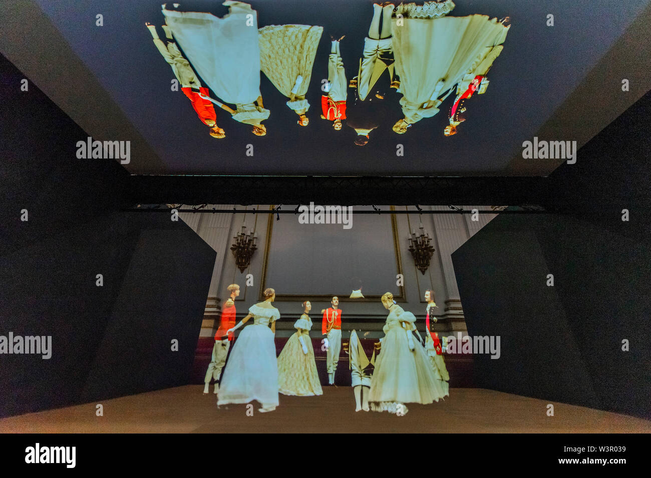 Ballroom buckingham palace hires stock photography and images Alamy