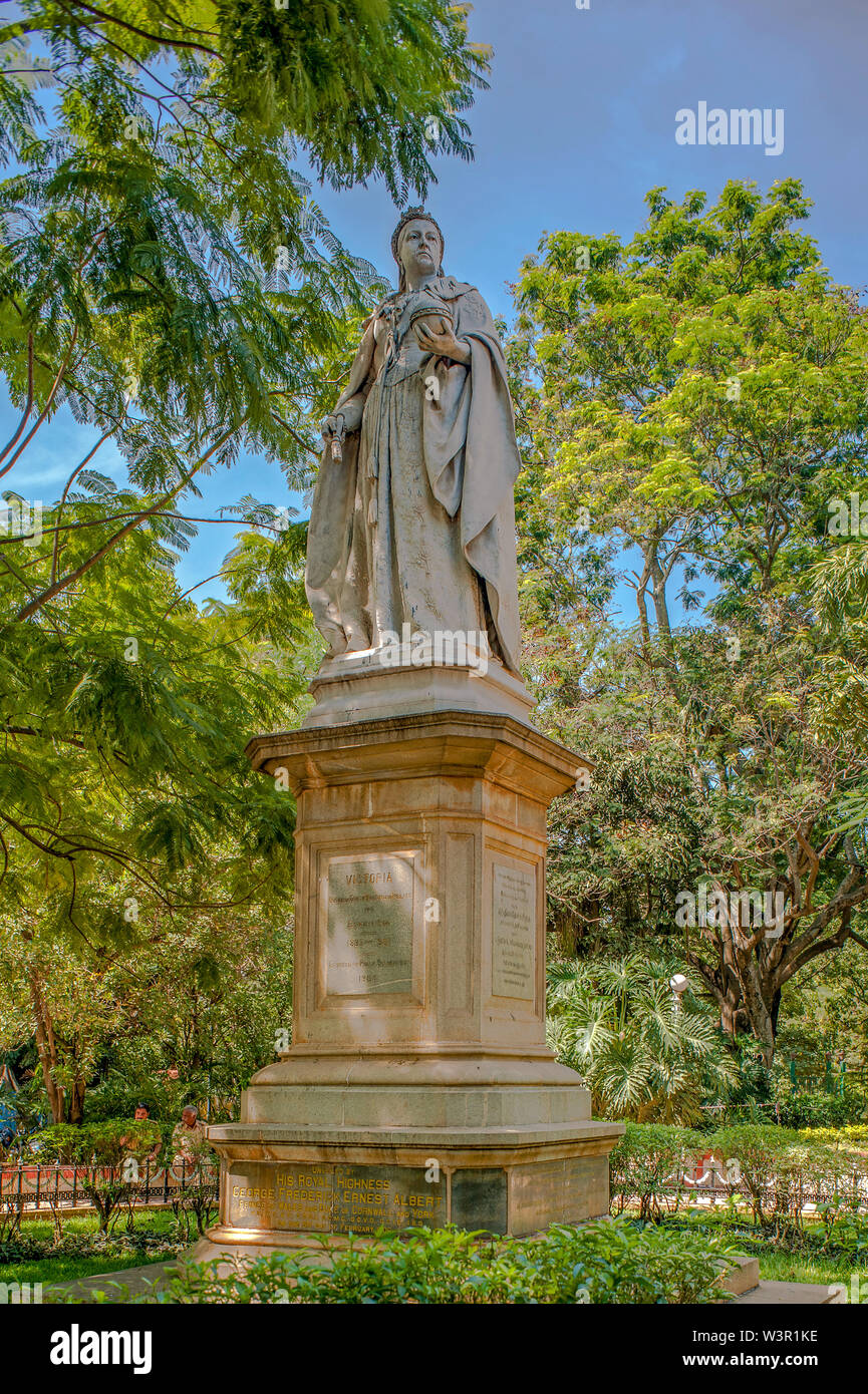 02—Nov2009Statue of Queen Victoria,at Queen's Park Bangalore
