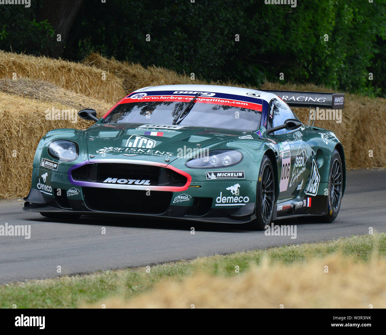 Aston martin dbr9 hi-res stock photography and images - Alamy