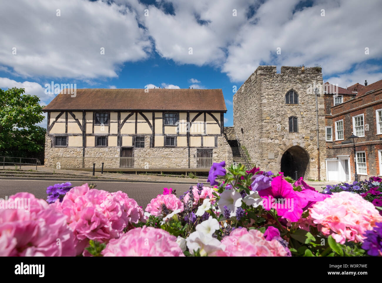 Westgate Hall and Westgate in the old medieval walls of Southampton, Hampshire, UK Stock Photo