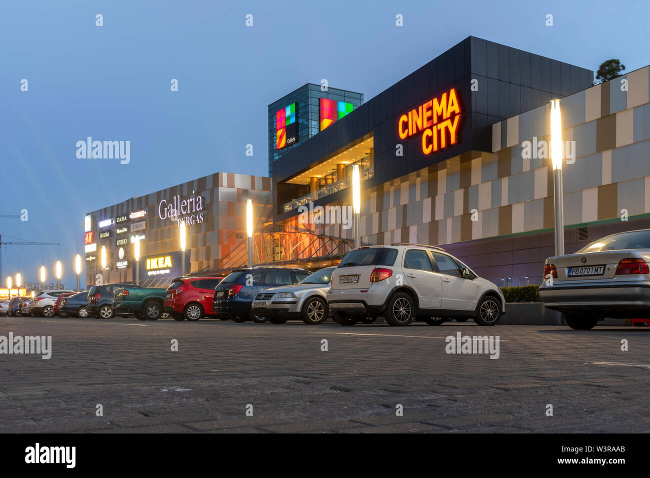Shoppingmall hi-res stock photography and images - Alamy