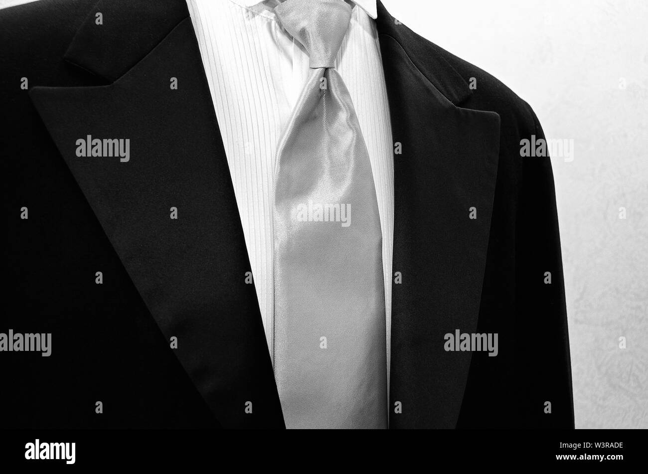 Black necktie tuxedo shirt hi-res stock photography and images - Alamy