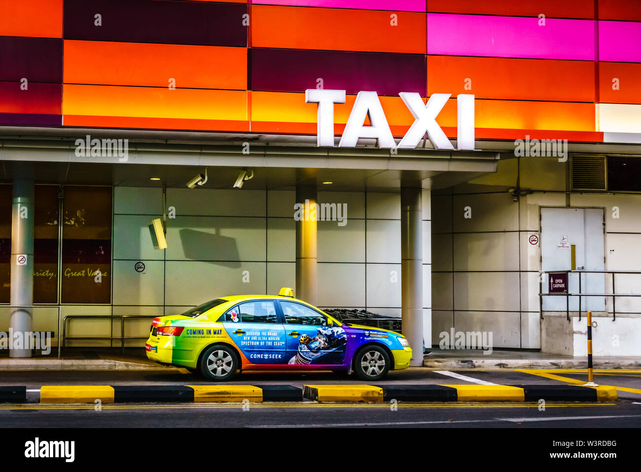 Taxi Stand Stock Photos & Taxi Stand Stock Images Alamy