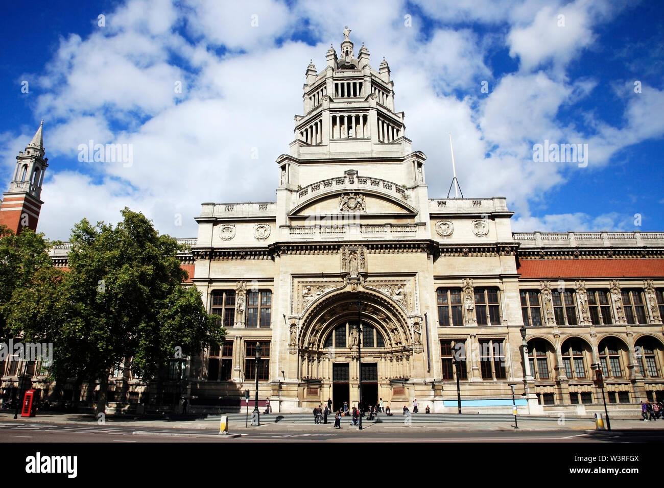 Victoria and Albert Museum Exterior, Kensington, London Editorial Image -  Image of capital, clear: 191770650