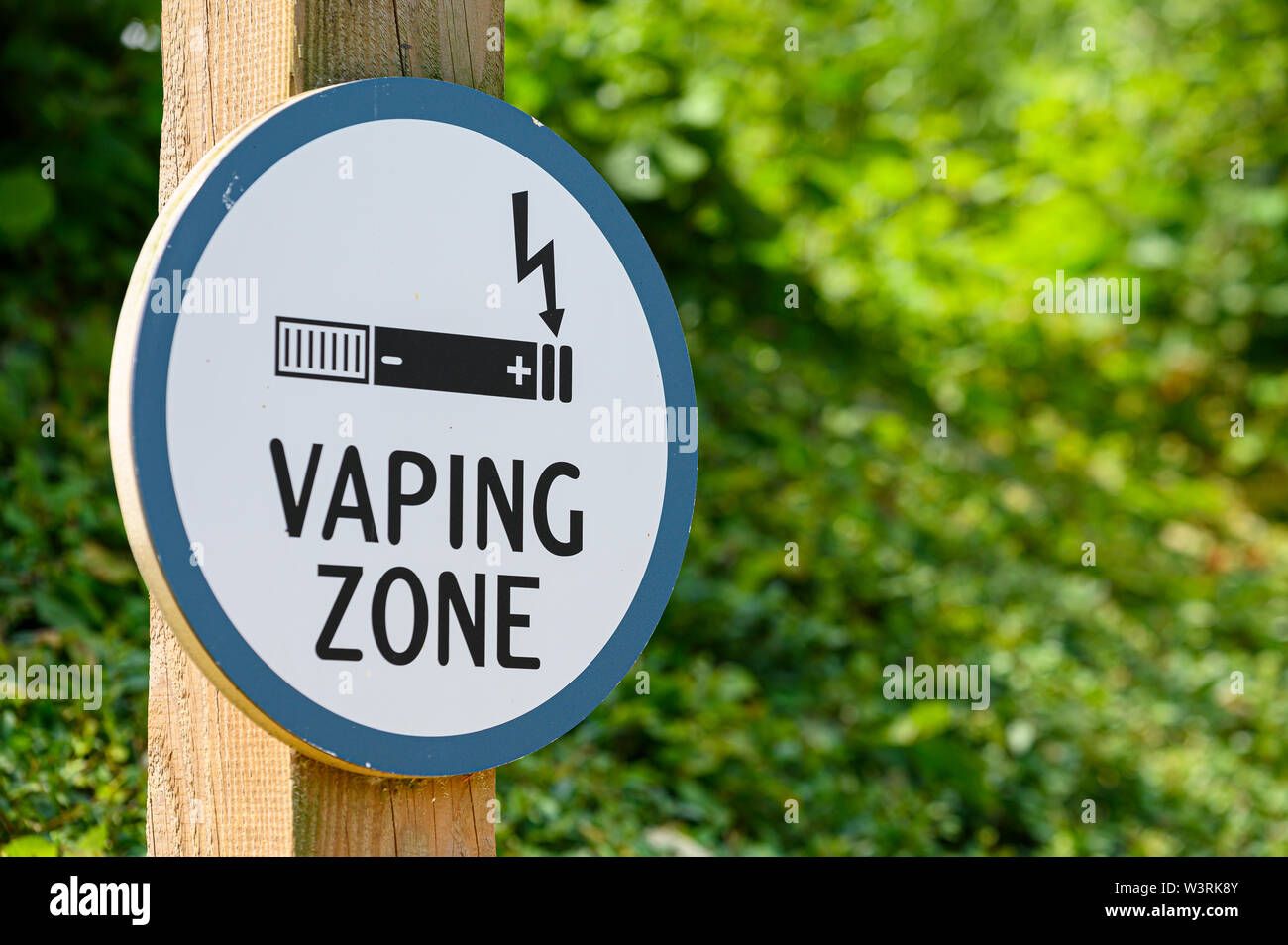 Vaping Vape Zone in outside area e cigarette Stock Photo