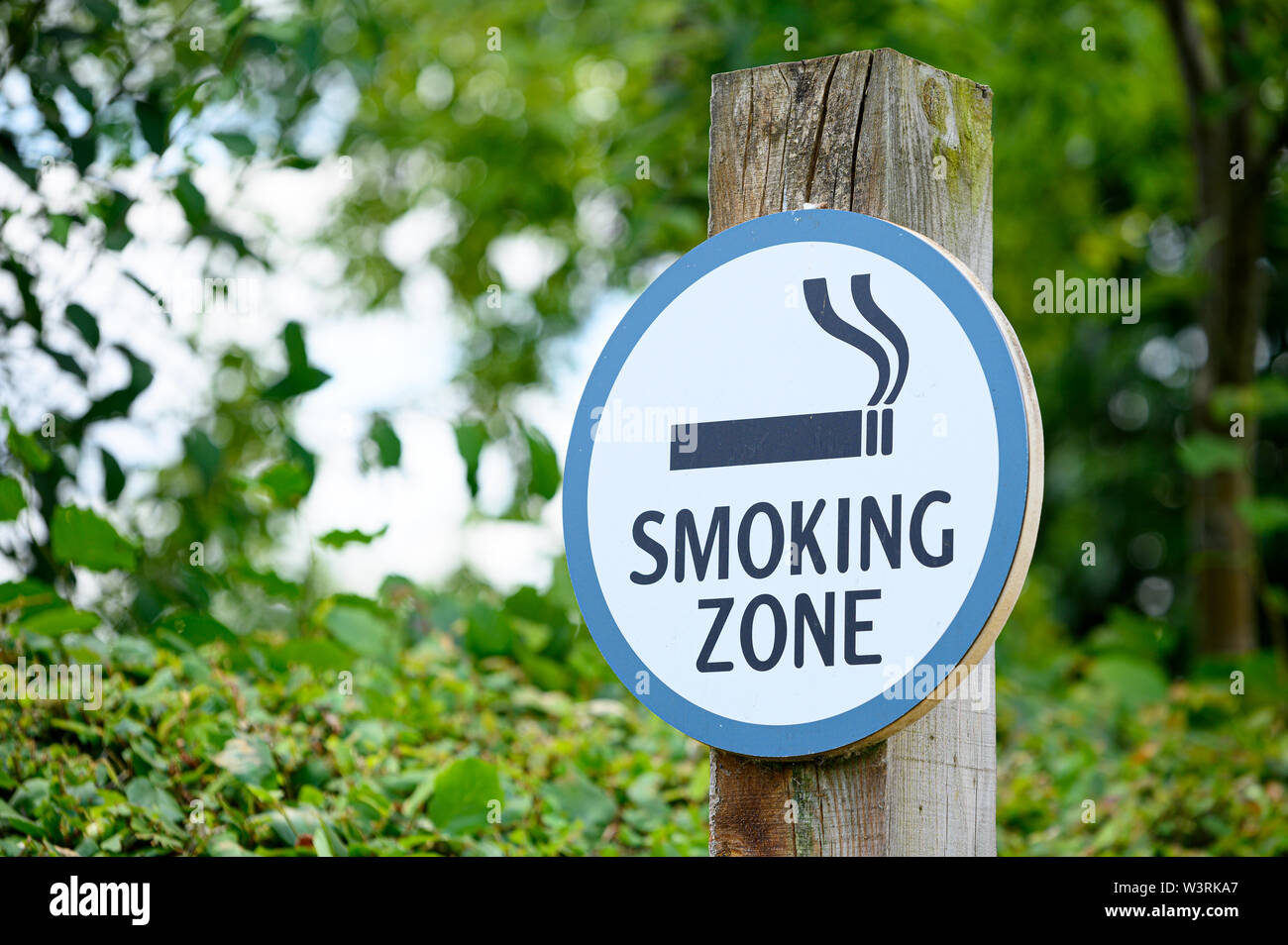 Smoking Zone Area Stock Photos & Smoking Zone Area Stock Images Page 2 Alamy