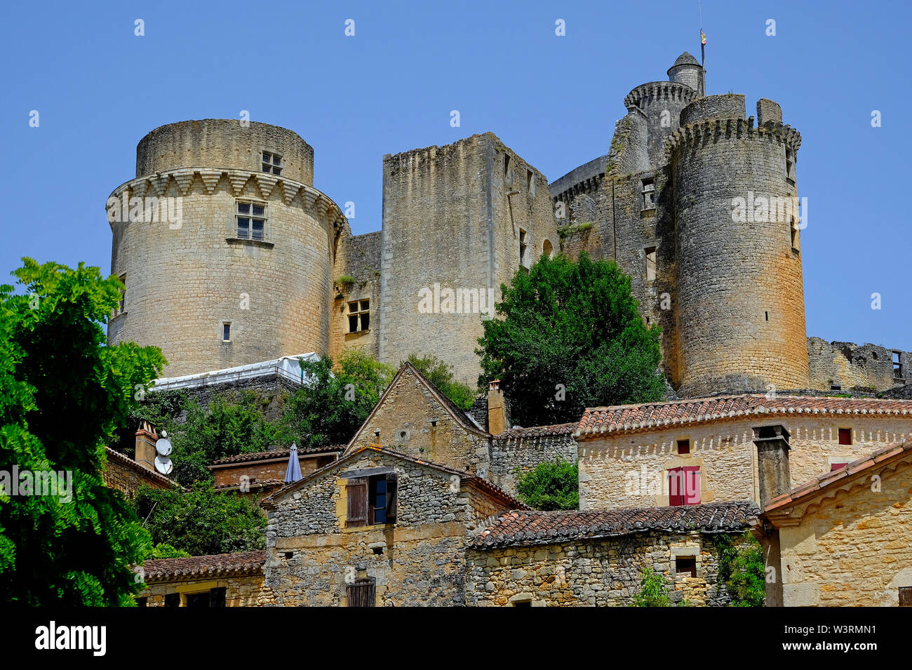 chateau de bonaguil, fumel, lot valley, france Stock Photo Alamy