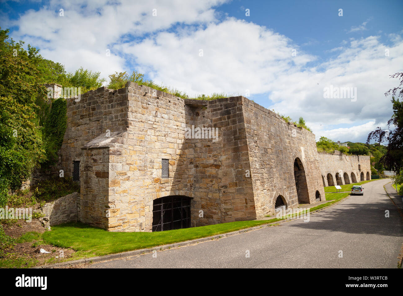 Charlestown limekilns hires stock photography and images Alamy