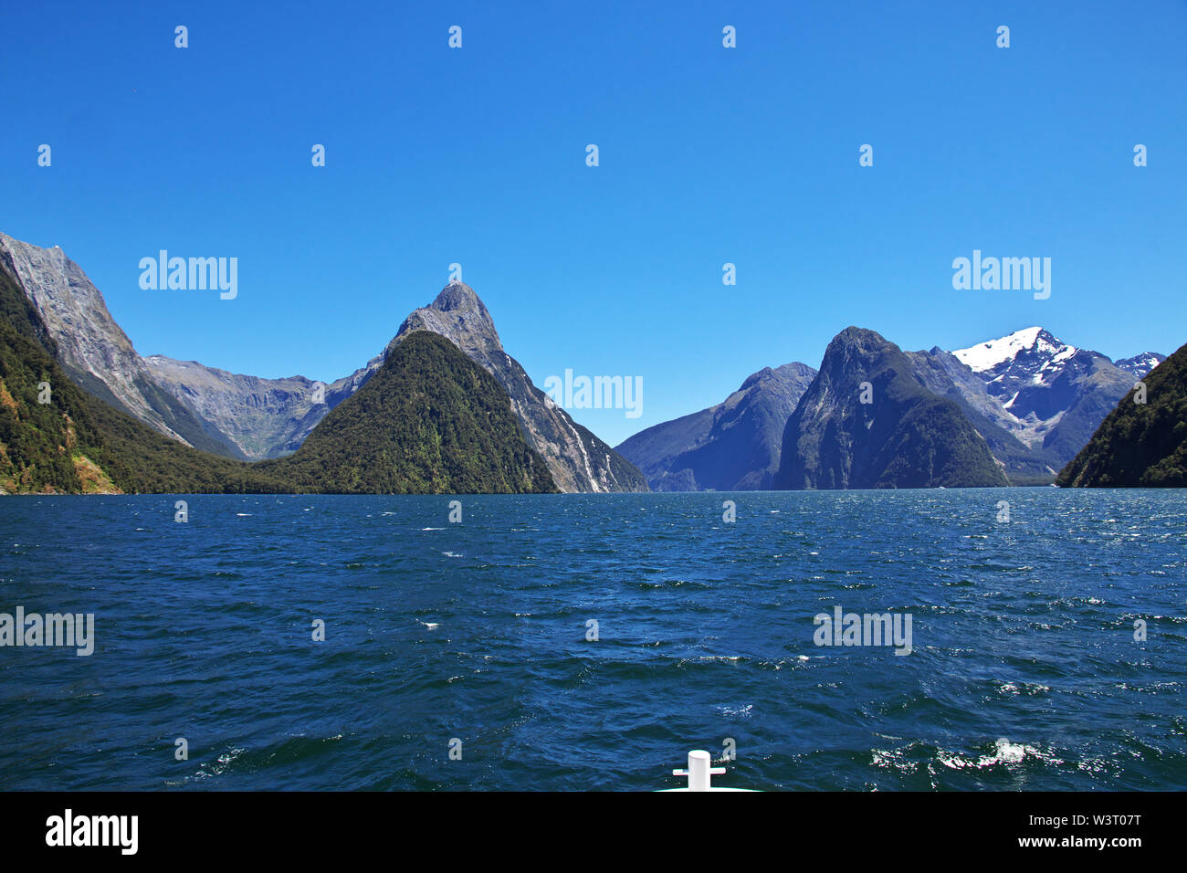 Cruise To Milford Sound Fjord New Zealand Stock Photo Alamy