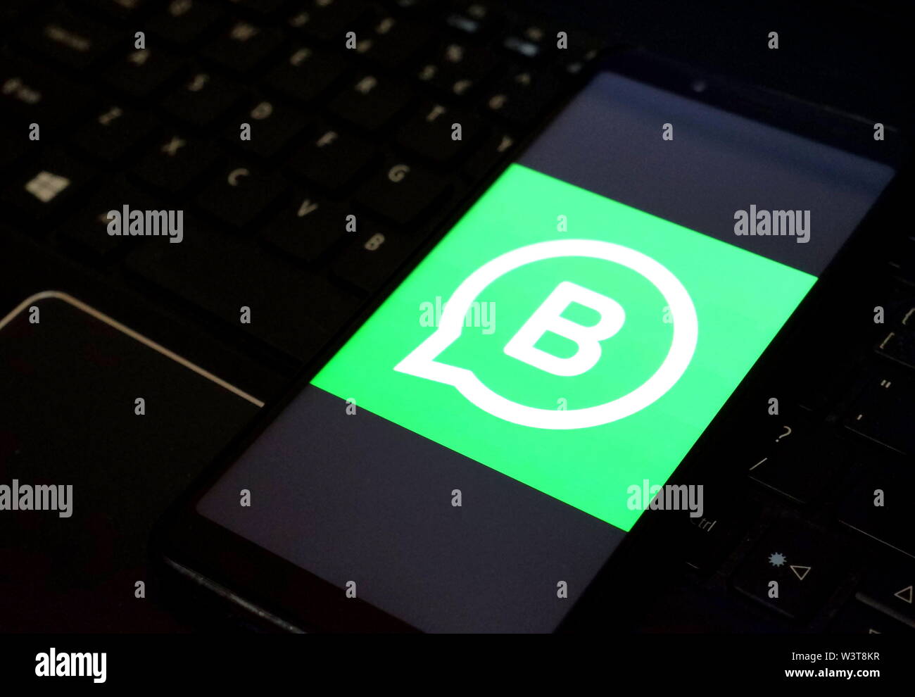 India. 17th July, 2019. In this photo illustration a mobile messaging application Whatsapp logo seen displayed on a smartphone. Credit: Avishek Das/SOPA Images/ZUMA Wire/Alamy Live News Stock Photo