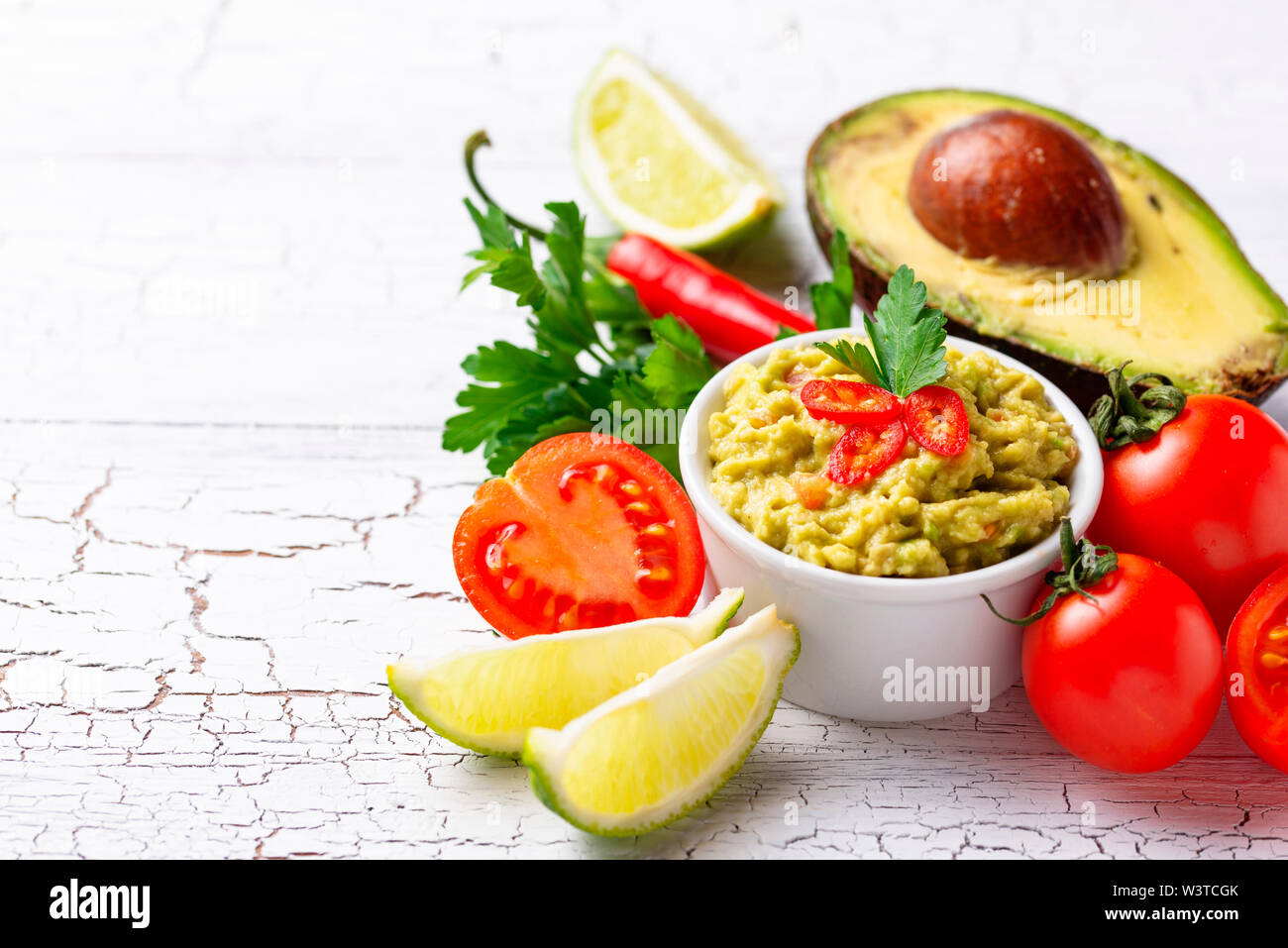 Traditional Mexican avocado sauce guacamole Stock Photo Alamy