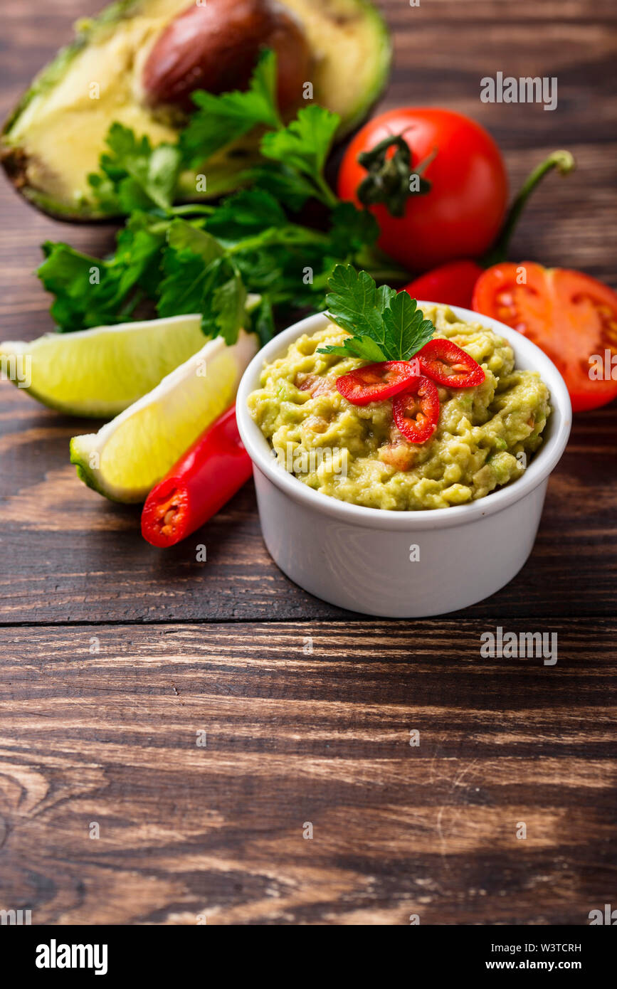 Traditional Mexican avocado sauce guacamole Stock Photo Alamy