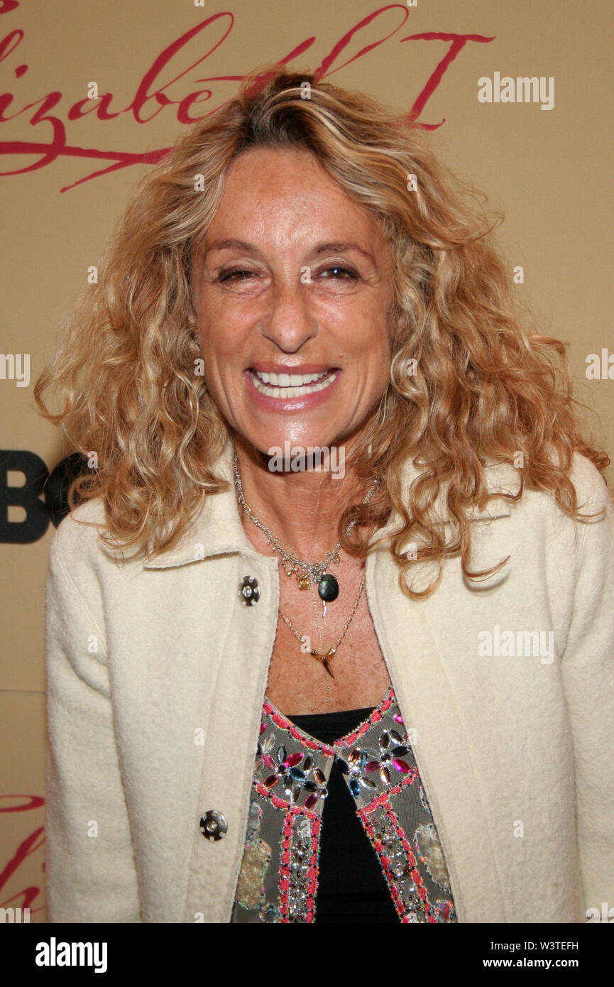 New York, USA. 18 April, 2006. Ann Dexter Jones at the HBO Films Premiere Of ELIZABETH I at MoMa