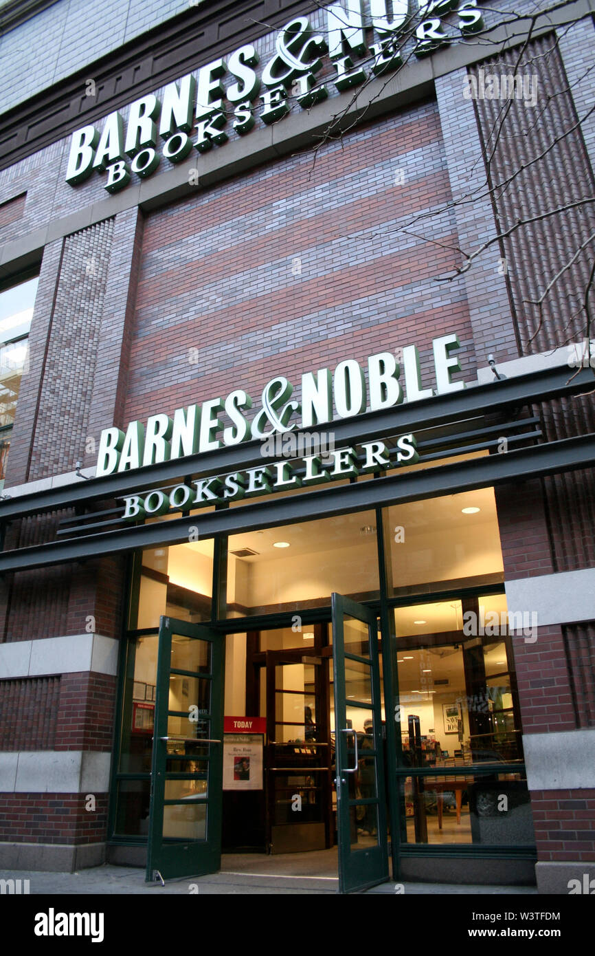 New York Usa 13 April 2006 Atmosphere Exterior At The Book