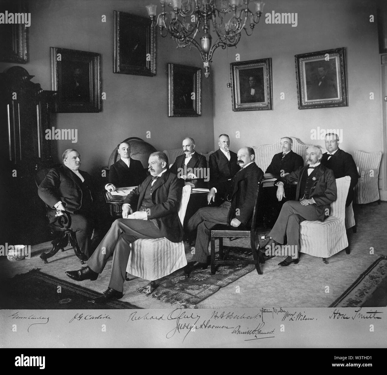 U.S. President Grover Cleveland with Members of his cabinet, L-R: Grover Cleveland, John Carlisle, Secretary of the Treasury; Richard Olney, Secretary of State; Judson Harmon, Attorney General; Hilary Herbert, Secretary of the Navy; Daniel S . Lamont, Secretary of War; Julius S. Morton, Secretary of Agriculture; William Lyne Wilson, Postmaster General; M. Hoke Smith, Secretary of the Interior, 1895-96 Stock Photo