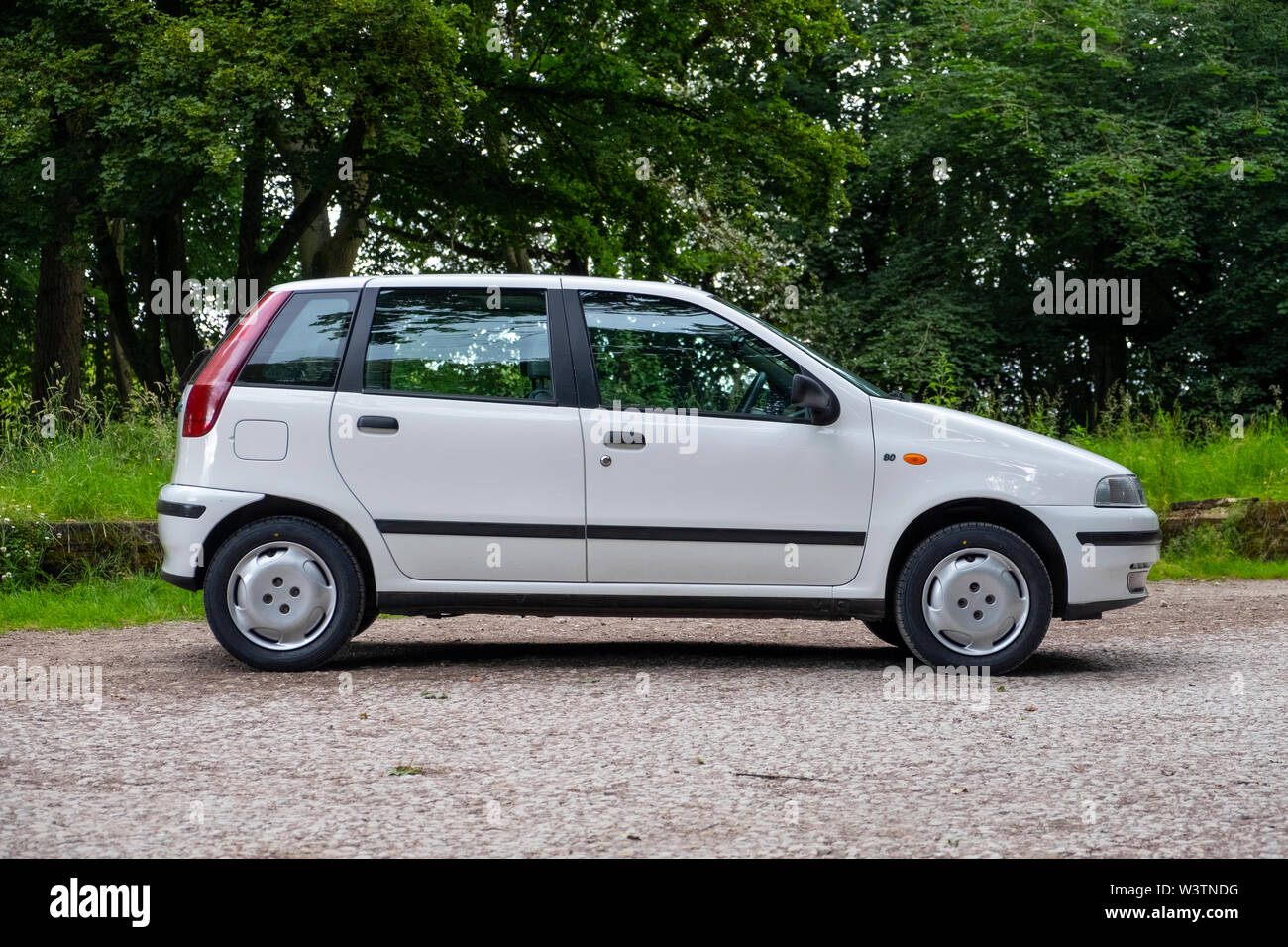 1996 Fiat Punto 90 ELX 1.6 5 door Italian compact car Stock Photo - Alamy