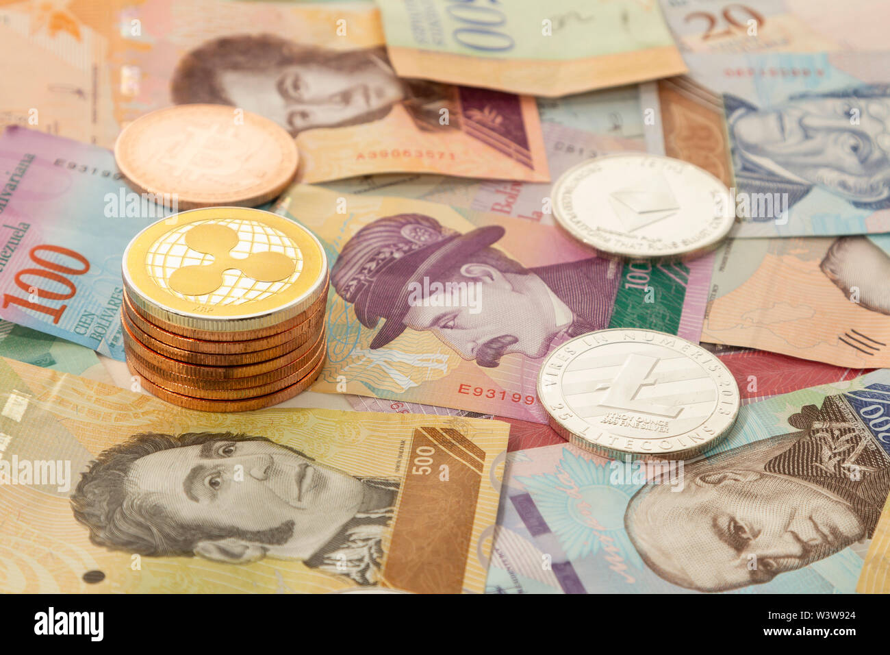 Venezuelan coin venezuela bolivar hi-res stock photography and images -  Alamy