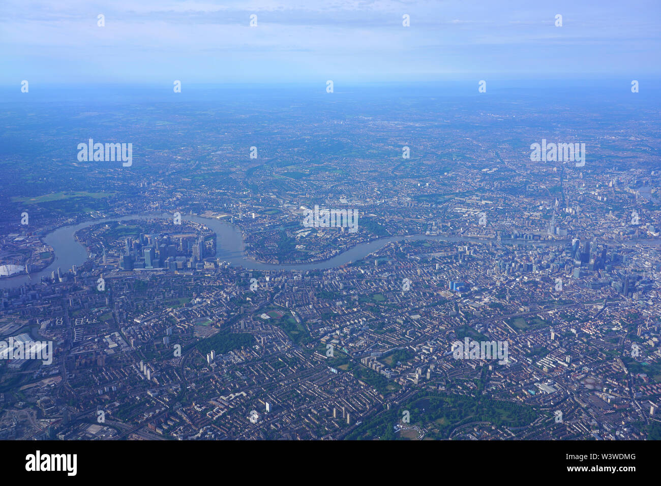 River thames aerial 2019 hi-res stock photography and images - Alamy