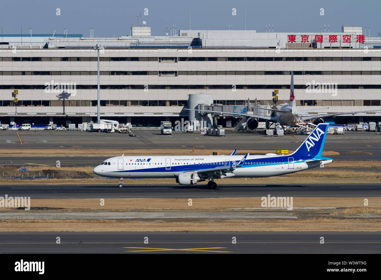 An All Nippon Airways Ana Airbus A321 211 At Haneda International Airport Tokyo Japan Friday February 1st 19 Stock Photo Alamy