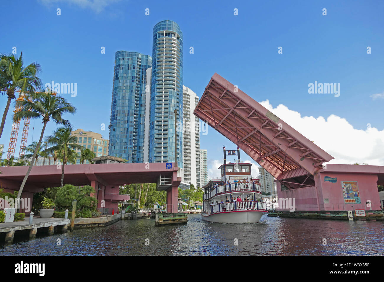 Fort lauderdale skyline hires stock photography and images Alamy