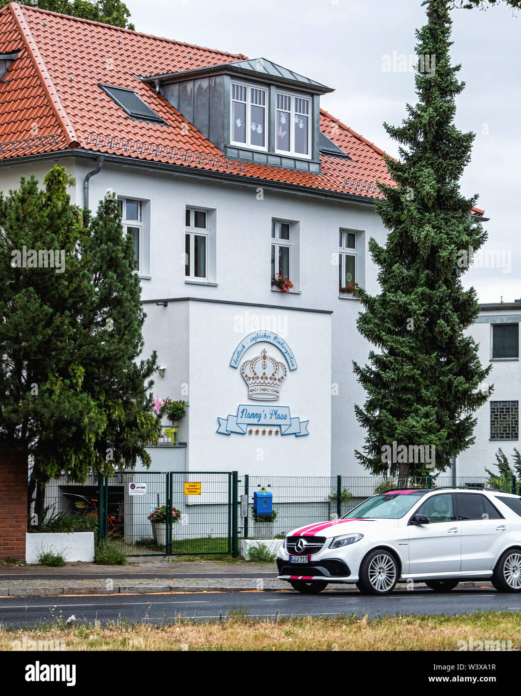 Nanny's Place building exterior - Dual language English & German Kindergarten in Berlin-Lichterfelde Stock Photo