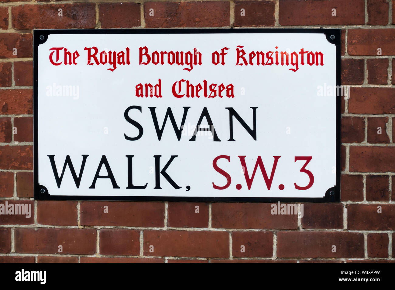Royal borough of kensington and chelsea street sign hi-res stock ...