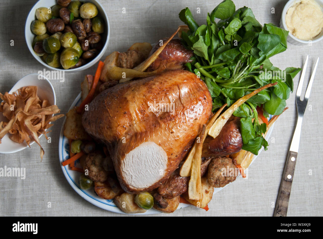 Family Roast Dinner Britain Hi-res Stock Photography And Images - Alamy